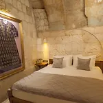 Hotel Solo Cave 3*