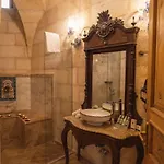 Solo Cave Hotel 3*