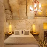 Hotel Solo Cave
