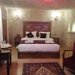 Solo Cave Hotel