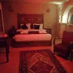 Solo Cave Hotel