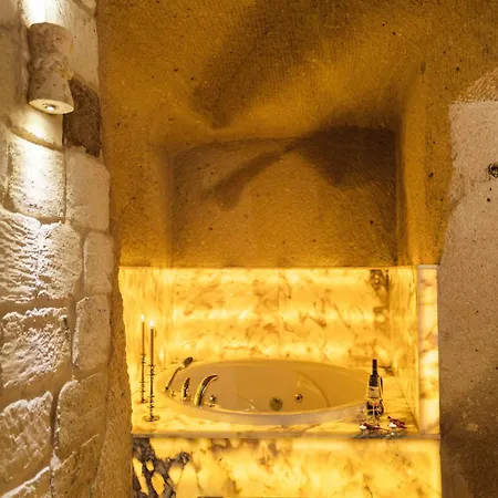 Solo Cave Hotel