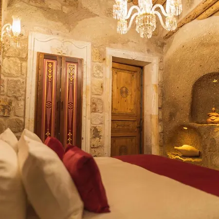Solo Cave Hotel 3*