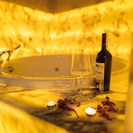 Solo Cave Hotel 3*