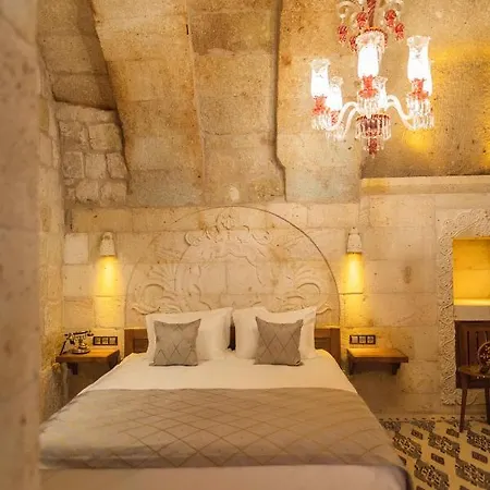 Hotel Solo Cave