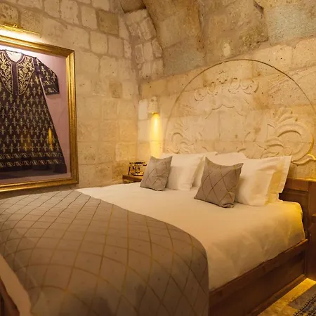 酒店 Solo Cave 内夫谢希尔