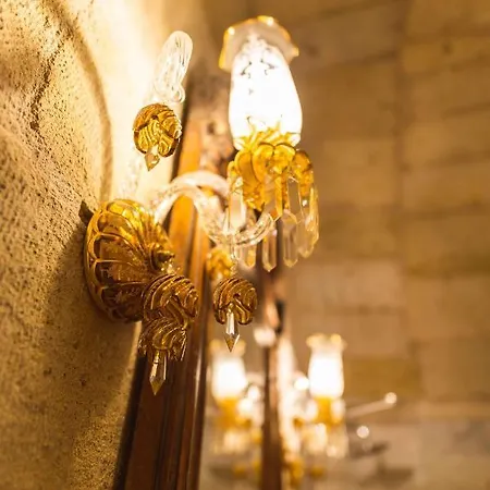 Solo Cave 内夫谢希尔