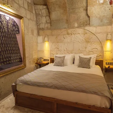 Hotel Solo Cave