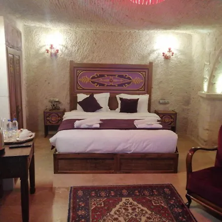 Solo Cave Hotel