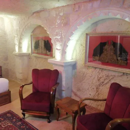 Hotel Solo Cave