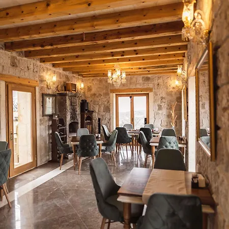 Solo Cave 3* 内夫谢希尔