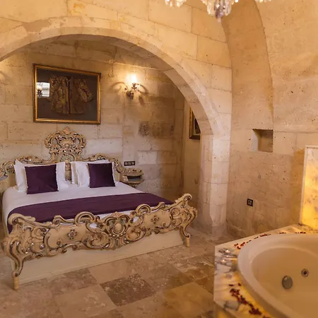 Hotel Solo Cave