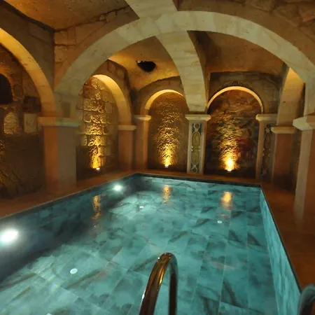 Hotel Solo Cave