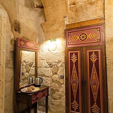 Solo Cave Hotel 3*