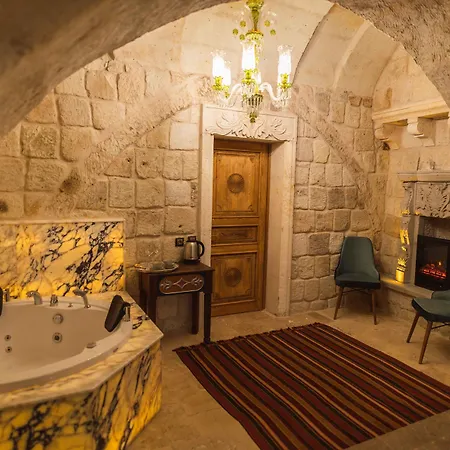 Solo Cave Hotel 3*