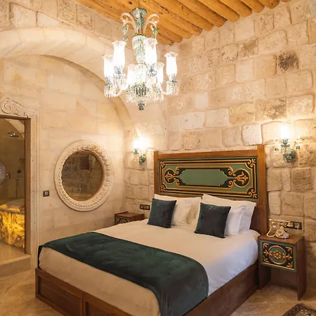 Hotel Solo Cave